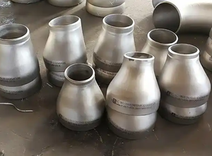 Reductor de Gas de Acero al Carbono con Diafragma Manual de Longitud Personalizada, Tipo de Soldadura a Tope para Sistemas de Tuberías Industriales - Product Image 5