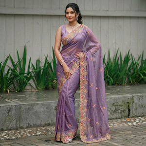 Sari de Tela de Sarga Bordada en Morado de NiMa Creations, con Borde Floral, de Secado Rápido, Tradicional, Elegante, para Bodas Indias, para Mujer, Talla Regular - Product Image 1