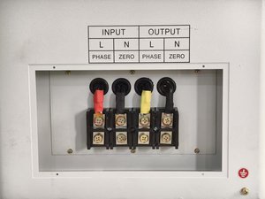 เครื่องควบคุมแรงดันไฟฟ้า AVR ขนาด 10kVA ถึง 80kVA 220V เฟสเดียว มาตรฐาน CE ISO สำหรับโรงงานผลิต TND-10kva 5kva 10kva ถึง 80kva AVR Voltage - Product Image 2