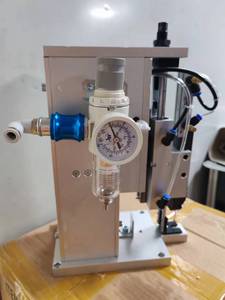 Máquina Etiquetadora Neumática Automatizada Booster T-600 con Construcción de Plástico y Acero - Product Image 2
