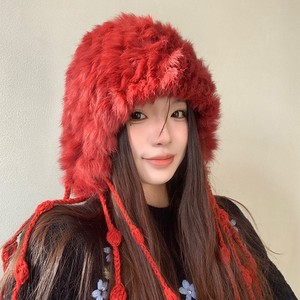 Gorro de Punto Cálido de Invierno para Mujer con Borlas de Piel de Conejo Genuina, Orejeras y Efecto Adelgazante en el Rostro, Colores Rojo, Beige, Marrón y Blanco - Product Image 2