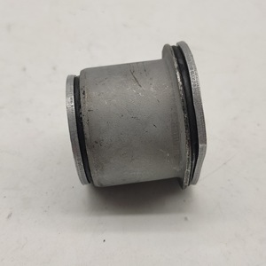 Buje de Brazo de Control Inferior Delantero para Buick Chevrolet Cadillac 13411102, Suspensión No Independiente - Product Image 1