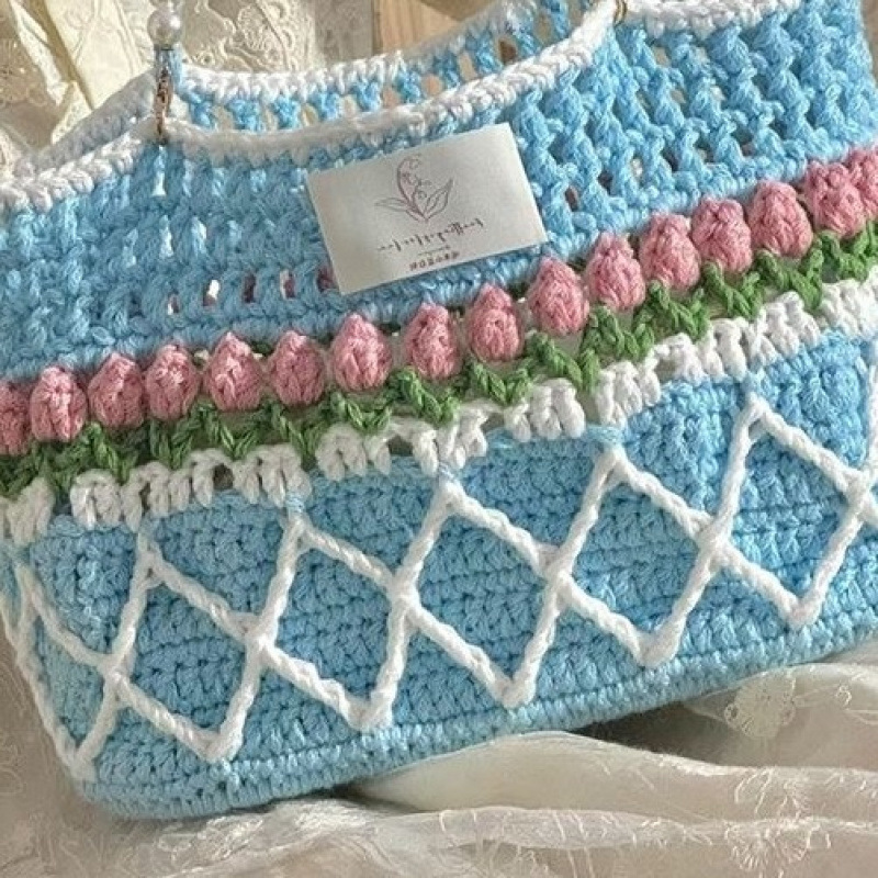 Borsa tulipano con diamanti blu, senza catena di perle