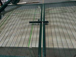Panneau de clôture en treillis soudé galvanisé recouvert de PVC vert, grille de protection - Product Image 2