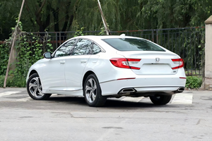 Honda Accord <span class=keywords><strong>2018</strong></span> 260Turbo CVT 1.5T LHD Toit ouvrant Sièges en cuir Intérieur foncé Pneus R17 Transmission automatique Voiture d'occasion - Product Image 4
