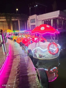 Nuova Barca Elettrica Illuminata per Parco Acquatico, Barca a Ciambella Elettrica, Triciclo Acquatico per BBQ e Parchi Acquatici - Product Image 2