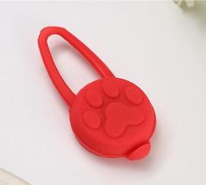 Collar colgante LED que brilla en <span class=keywords><strong>la</strong></span> oscuridad <span class=keywords><strong>para</strong></span> mascotas con forma de pata, luz <span class=keywords><strong>para</strong></span> perros <span class=keywords><strong>para</strong></span> paseos nocturnos <span class=keywords><strong>para</strong></span> evitar <span class=keywords><strong>la</strong></span> pérdida, COLLAR COLGANTE de noche <span class=keywords><strong>para</strong></span> mascotas - Product Image 6