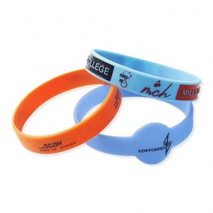 Bracelets en silicone sportifs écologiques et non toxiques personnalisés avec logo et message, options de couleur Pantone, cadeau promotionnel - Product Image 1