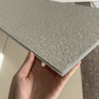Panel de Pared Ranurado de Cuatro Lados con Relieve SPC de Grado Profesional, Revestimiento de Pared con Textura de Piedra de Tamaño Personalizado para Decoración de Edificios
