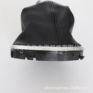 Skoda Gear <b>Shift</b> <b>Knob</b> Manual 5 Speed Silver Frame Black Leather Ergonomic Design - Product Image 3