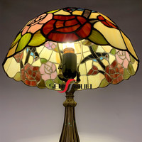 Lampe de table décorative rétro de style européen en verre teinté sur mesure, fabriquée en Chine, vente en gros, soudée à la main, lampe de bureau LED