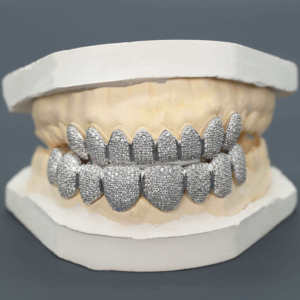 Grillz de Lujo de Plata de Ley 925 con Diamantes de Moissanita para Hombres y Mujeres, Joyería Única de Hip Hop con Dientes Personalizados Iced Out - Product Image 1