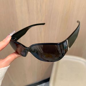 Gafas de Sol de Diseño Curvo Vintage y de Alta Gama, Montura Blanca Estilo Ojo de Gato, Protección UV400 para Mujer, Forma Cuadrada - Product Image 5