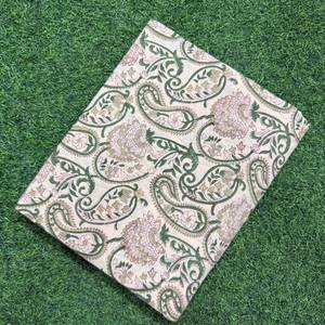 Tissu en coton imprimé à la main - Motif floral Paisley vert sauge et blanc cassé, tissu en coton imprimé à la main de Jaipur - Product Image 6