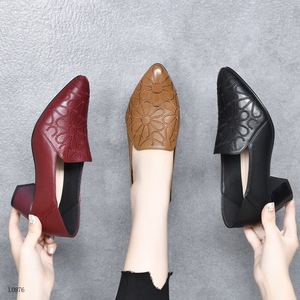 <span class=keywords><strong>Zapatos</strong></span> versátiles <span class=keywords><strong>de</strong></span> primavera y otoño para mujer, <span class=keywords><strong>zapatos</strong></span> <span class=keywords><strong>de</strong></span> trabajo a la moda, populares, con tacón inclinado, <span class=keywords><strong>zapatos</strong></span> individuales bordados <span class=keywords><strong>de</strong></span> primavera y otoño - Product Image 2