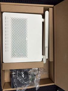 HG8546M XPON GPON ONU 1GE+3FE+1POTS+USB 2.4GHz 300Mbps WiFi Terminal de réseau optique adapté au FTTH, à la maison et aux magasins - Product Image 4