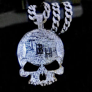 Liontin tengkorak penuh berlian dengan rantai 15MM Tautan Kuba besar huruf TBH paduan seng pola kupu-kupu untuk ulang tahun - Product Image 3