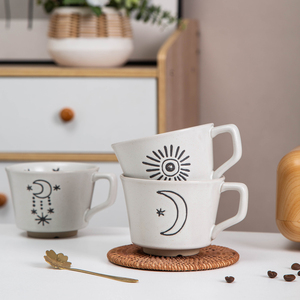 Tazza Creativa Dipinta a Mano Sole Luna Minimalista 350ml, Tazza da Caffè in Terracotta Opaca, Perfetta per Caffetterie - Product Image 3