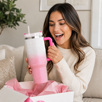 Gobelet isotherme en acier inoxydable de 40 oz, personnalisé en gros, avec strass et diamants, pour boissons chaudes et froides, avec paille et poignée, cadeau pour femme