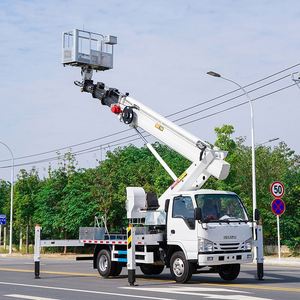 Suministro de fábrica: Camión elevador aéreo Qingling 1suzu 100P de 20m con brazo de 4 secciones para mantenimiento de alumbrado público municipal - Product Image 2