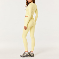 Ensemble de fitness décontracté pour femmes, vente en gros, haut court à manches longues, pantalon de yoga à jambes larges, vêtements de sport doux et respirants pour l'entraînement