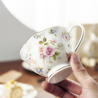 Lelyi Tasses et soucoupes en céramique florale peintes à la main peintes à l'or français Vintage petite tasse à café fraîche créative de grande valeur