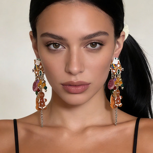 Pendientes Colgantes de Casa de Jengibre Navideña para Mujer, de Aleación con Esmalte y Cristal, Joyería de Fiesta, Estilo de Dibujos Animados Lindo, 11cm - Product Image 3