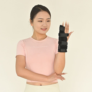 Attelle d'immobilisation des doigts Honghaokang, taille unique, sangle noire, plaque en aluminium, support pour la protection des blessures du pouce, du poignet et de la main - Product Image 3