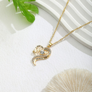 Collier pendentif en alliage d'or en forme de cœur avec ensemble de boucles d'oreilles en diamant pour femme, bijoux cadeau - Product Image 1