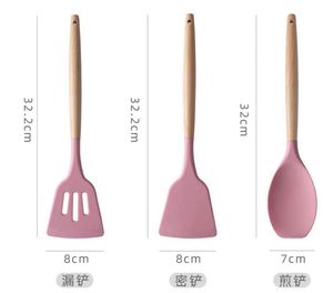 Ensemble d'ustensiles de cuisine en silicone écologiques de 12 pièces avec seau de rangement à poignée en bois et spatule en silicone par USA Mairun - Product Image 5