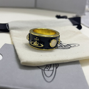 Bague Empress Dowager Vivienne large en émail œil de chat, style punk, motif Saturne, pour couple, bijoux de luxe de niche pour femmes - Product Image 4