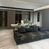Mueble de Salón Minimalista Italiano de Alta Gama, Mueble para Bodega de Vino con Vitrina de Vidrio y Madera de Nogal Ecológica