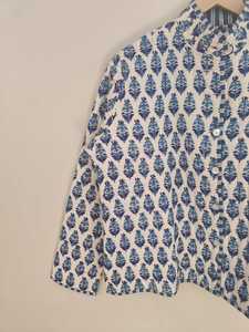 เสื้อแจ็คเก็ตผ้าฝ้ายลายดอกไม้แบบสองด้านสำหรับผู้หญิง สไตล์แฟชั่น งานปักคันธา เหมาะสำหรับฤดูหนาวและฤดูร้อน สไตล์โบฮีเมียน แบบยาวและแบบสั้น - Product Image 3