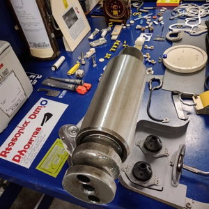 Phụ Tùng Xe Tải Châu Âu Phụ Tùng Giảm Xóc Xe Tải Cho Chốt Lò Xo Vol OEM 1075723 Có Ống Lót - Product Image 4