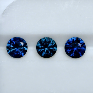 Zaffiro Naturale Sciolto di Alta Qualità dallo Sri Lanka in Tutte le Forme Compreso Taglio Rotondo Pietra Blu Kashmir con Trattamento Termico - Product Image 1