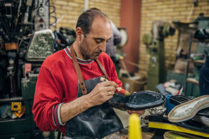 Colle à chaussures résistante à la chaleur, à base de chloroprène, adhésif néoprène flexible pour la fabrication de chaussures de sport en cuir blanc - Product Image 6