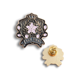 Distintivo Personalizzato in Metallo a Forma di Falce da Strega - Product Image 4