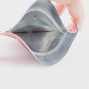 Sacs en mylar découpés à l'emporte-pièce personnalisés 3.5g 7g 14g 28g Sacs en mylar uniques irréguliers et résistants aux odeurs pour biscuits et bonbons - Product Image 2