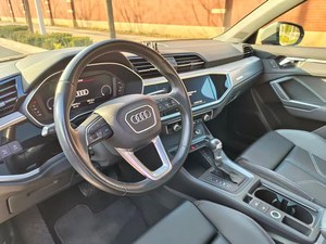 <span class=keywords><strong>Audi</strong></span> <span class=keywords><strong>Q3</strong></span> 35 TFSI Luxury Dynamic Edition SUV 2023, faible kilométrage, véhicule d'occasion, 6 airbags, toit ouvrant électrique, phares LED, climatisation automatique, 5K - Product Image 4