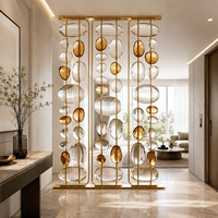 Paravent moderne en verre avec pierres, cadre en acier inoxydable doré pour hall d'hôtel, restaurant, villa, entrée