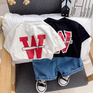 Phong cách mới mùa hè bé trai Bảng chữ cái bóng chày BAT ngắn tay và quần short denim phù hợp với - Product Image 1