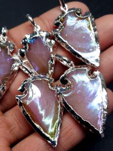 Pendentif poli en forme de feuille avec pointe de flèche en quartz rose naturel, thème Aura, pour collier DIY homme et femme - Product Image 4