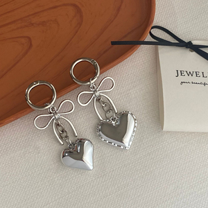 Grazioso <span class=keywords><strong>Ciondolo</strong></span> a Forma di Cuore in <span class=keywords><strong>Argento</strong></span>, Portachiavi Y2K con Fiocco in Metallo, Catena Multifunzionale per Borse, Accessorio per Ragazze - Product Image 3