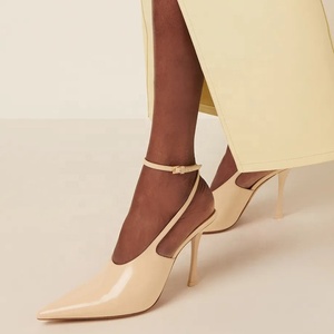 Zapatos de tacón de aguja finos con logo personalizado y huecos laterales para mujer, sandalias con tiras cruzadas y hebilla, ideales para citas. - Product Image 1