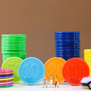 Jetons de poker en plastique PS personnalisés en gros, imprimés avec des logos et des numéros colorés pour les jeux de société - Product Image 3
