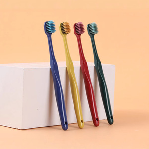 Lot de 2 brosses à dents manuelles à poils souples colorées pour usage domestique adulte - Product Image 4