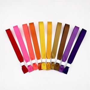 Bracelets en satin personnalisés avec logo - Bracelets écologiques pour événements, promotions et fêtes - Product Image 2