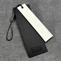 Étiquettes suspendues en carton personnalisées haut de gamme pour vêtements, chaussures et chaussettes pour femmes et hommes - Accessoires d'étiquetage de qualité supérieure YX 011