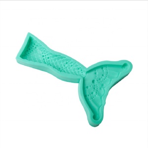 Moule en silicone en forme de queue de sirène pour le fondant, la décoration de gâteaux et le chocolat - Product Image 4