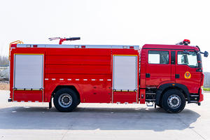 2025 Sinotruk Howo <span class=keywords><strong>Camion</strong></span> de pompiers en mousse robuste de 8 tonnes avec réservoir d'eau aérien Nouvel état pour l'intervention d'urgence et le sauvetage - Product Image 2